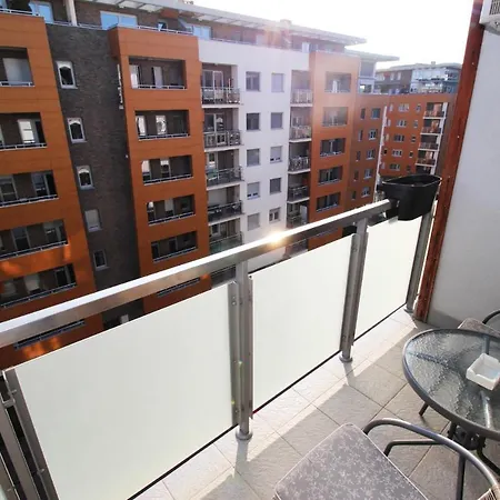Bizmark Accommodation A Blok Belgrad Exteriör bild